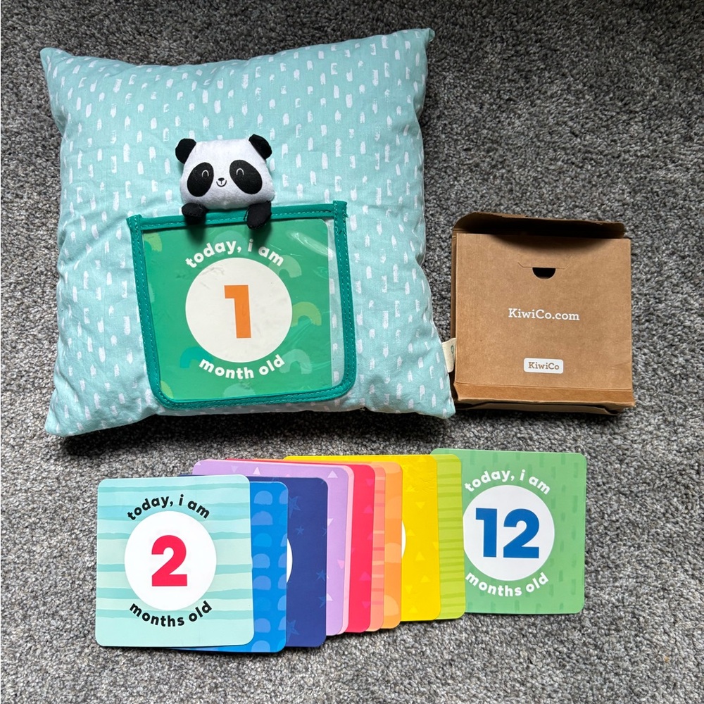 KiwiCo Milestone Pillow and Cards Set